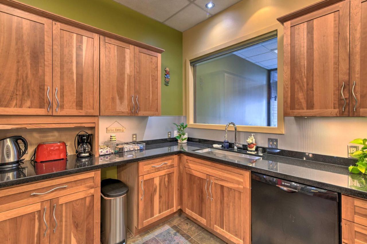 Idyllic Dtwn Anchorage Condo With Fireplace! Exterior foto